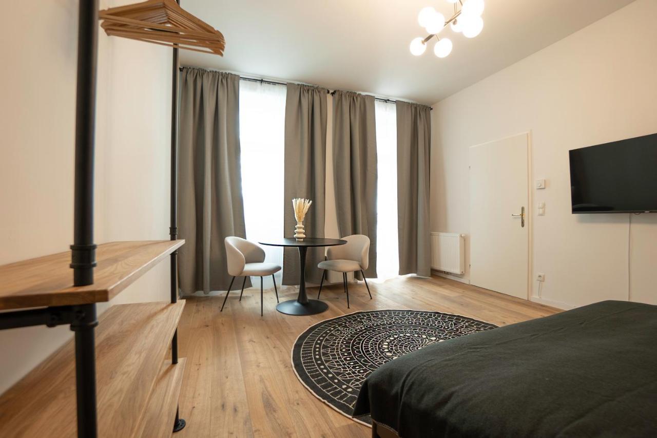 Modern Apartment With A Balcony Near Belvedere Vienna Exterior photo