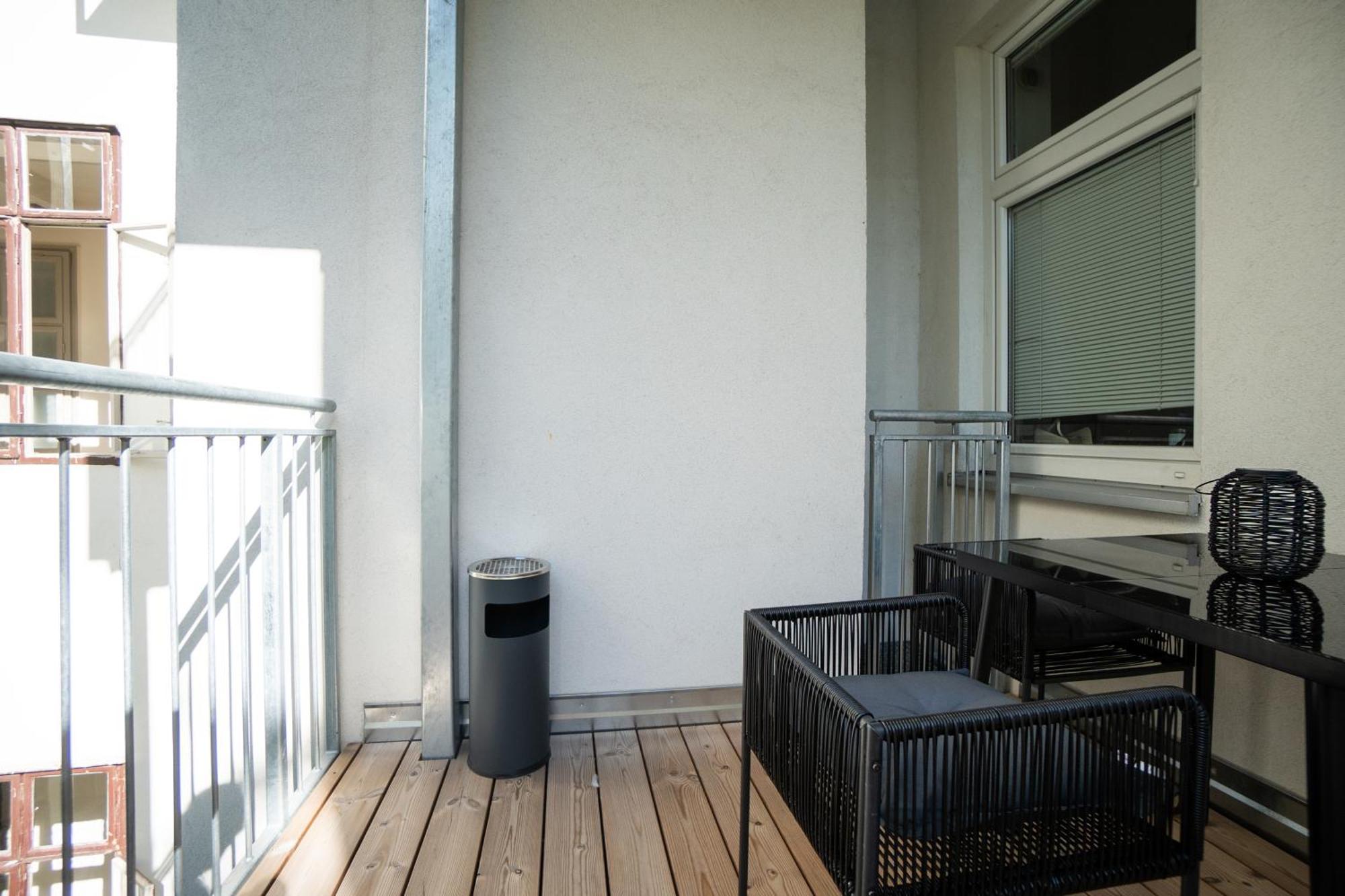 Modern Apartment With A Balcony Near Belvedere Vienna Exterior photo